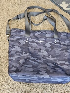 Baggallini Gray Camo Tote